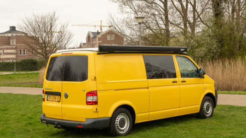 Yellow Submarine – Bus camper VW T5 Extended - Just like a car