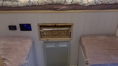 Vera –     Handcrafted Off-Grid Campervan 