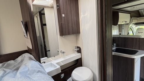 Full option 5 person Benimar automatic