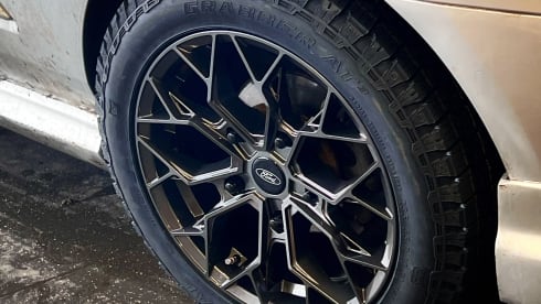 Becky – Ford Transit Custom Campervan 4 Beth 