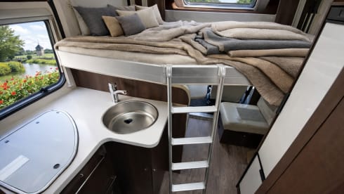 Bürstner 710g Plus | Luxus & Qualität | Elektrisch verstellbares Bett