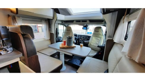 Benimar 2021 – Luxury 4 person camper, 2021 with 170 hp powerful engine!