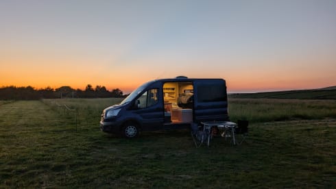 Belle – 2 Berth Custom Cozy Van