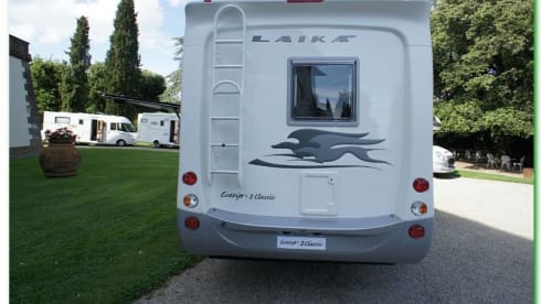 EcoVip Camper – Superluxe ruime familie camper, prachtig italiaans interieur met airco!