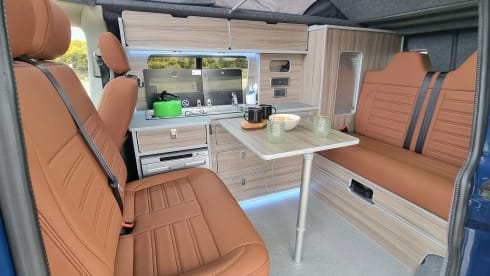 Bluey – 4 berth Volkswagen T6 Transporter 4Motion campervan (off-grid camper)