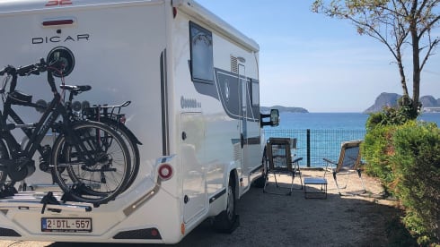 Brand new super equipped Benimar Cocoon 463 automatic
