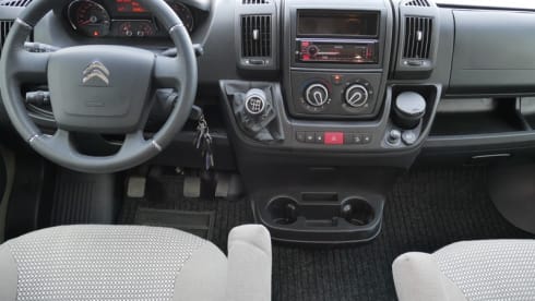 Gouden koets – An almost new Possl 2Win Plus camper from 2020, Euro6 and 141 hp