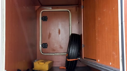 5p Challenger alcove camper from 2009