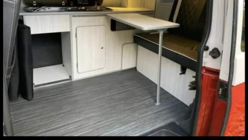 Candycane – 5 berth Volkswagen campervan from 2015