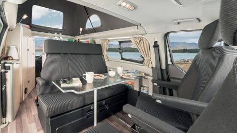 Vantura – Full option Ford Nugget plus Trail campervan 