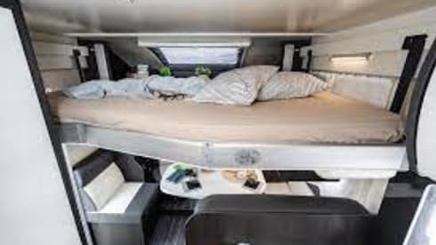 Modern 21 Reg Rollerteam Zefiro 665 4 Berth Luxury Motorhome