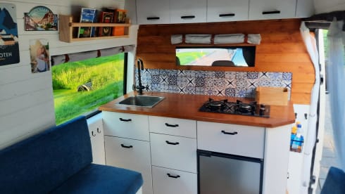 Cozy and neat VW camper bus 2.5TDI