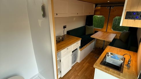 Ashton – Renault campervan met 2 slaapplaatsen uit 2012