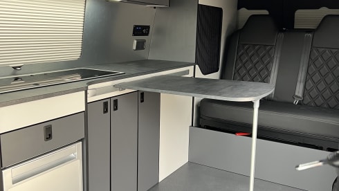 Lily – Lily - T6.1 Adventure Transporter