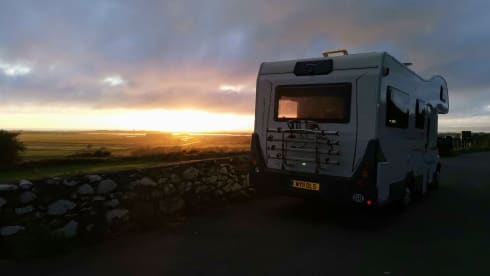 Samantha – Luxury 6 Birth 746 Rollerteam Motorhome