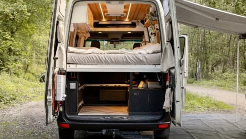 5. Vanlife mit Stil | Voll ausgestattetes Off-Grid-Campingfahrzeug