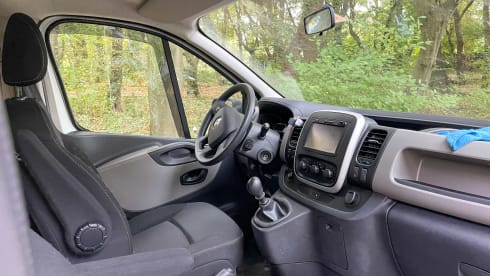 Ollie – 2p Renault bus from 2015