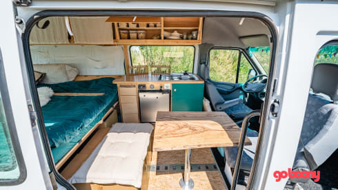 Marcelleke – Super cozy converted Mercedes Sprinter campervan L2H2