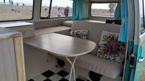 Mary – Classic VW Bay Camper - T2 - 1970
