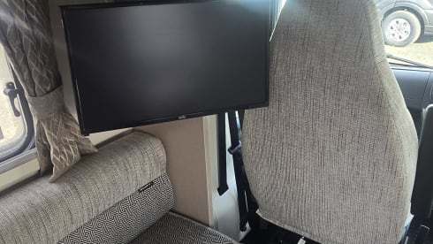 The MoHo – 6 berth Swift alcove from 2022