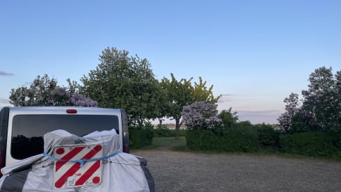 2p Renault campervan uit 2004