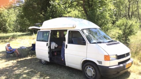 “De Witte Bus” – VW T4 Dehler Maxivan