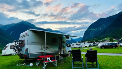 🌟 4p family camper with bunk beds and full of options🌟 . Freedom on wheels!