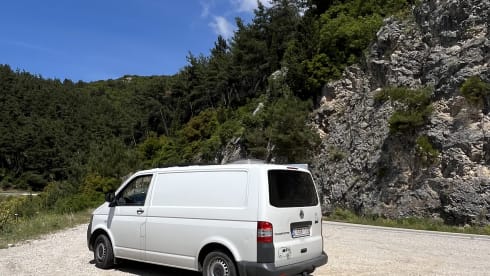 Saoirse – 2p Volkswagen campervan from 2011
