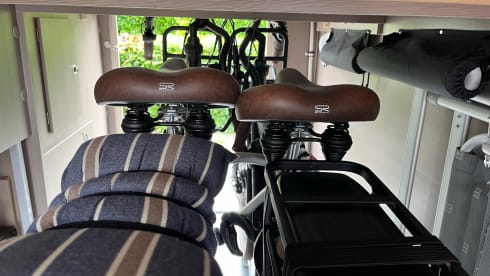 Fully and very luxuriously equipped 2 persons (max 3) Adria Matrix Suprème