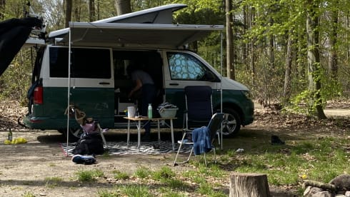 Hippe 4 persoons Volkswagen T6 (ombouw in 2022)