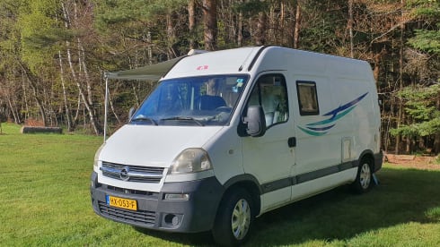 Luis – Compact but complete off-grid camper 