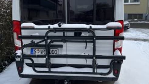 Cara – Van (6 m) from Weinberg with pop-up roof for rent