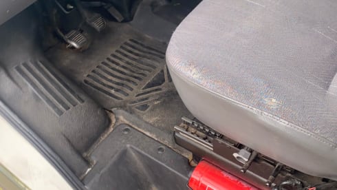 2p Ford bus from 2002