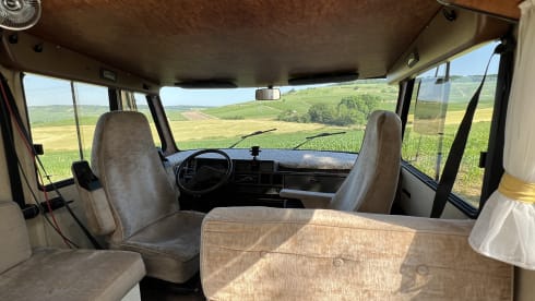 Lucky 88 – Panaromic view, spatious Hymer fully equiped