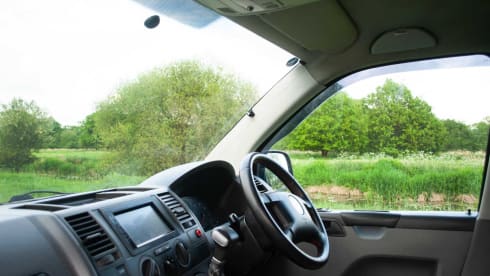 Romper Swamper – Volkswagen campervan met 2 slaapplaatsen uit 2006
