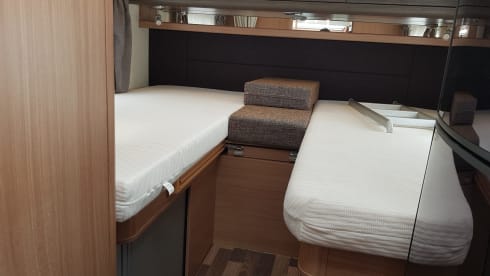 Knaus sky wave 700 MEG