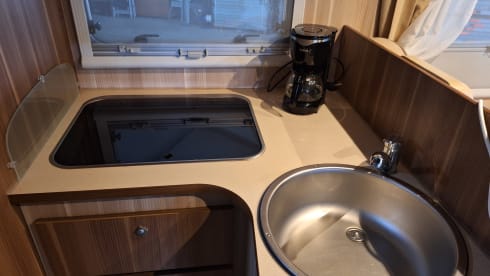 Ons prachtige huisje op wielen – 2-4 person McLouis semi-integrated camper
