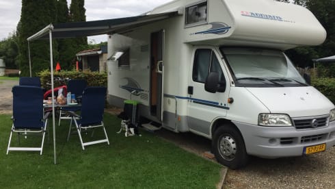 Nette ruime Adria Familie camper