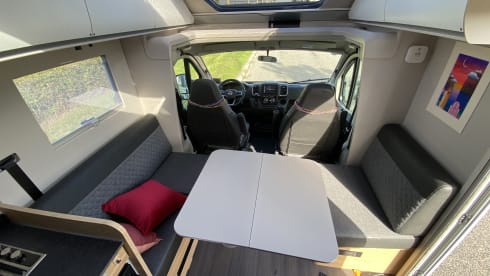 Coral suite on wheels – Luxury 2 person Adria Coral 650DL automatic transmission semi-integrated from 2022