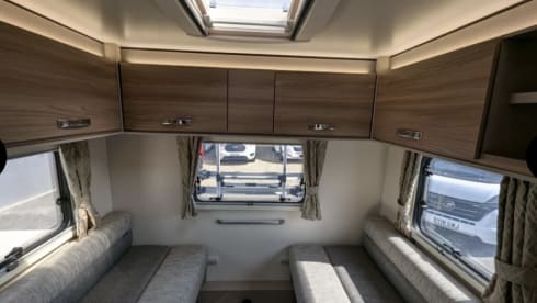 6 berth 6 seatbelt Swift 486