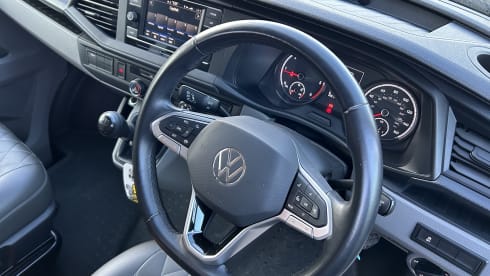 Sunny – 2021 Volkswagen T6.1 Transporter CamperKing Luxury Offgrid Camper (4 Berth)