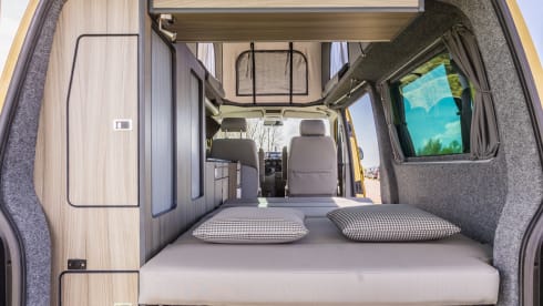 Sunny – 2p Volkswagen bus from 2015