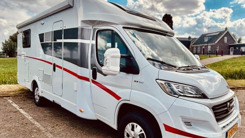 Very luxurious and spacious Adria Matrix family camper (max. 5 pers.).