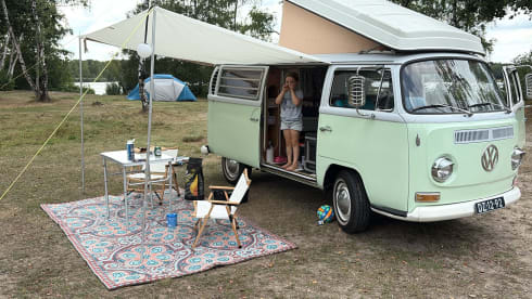 Joop – Volkswagen T2A Westfalia campervan from 1969