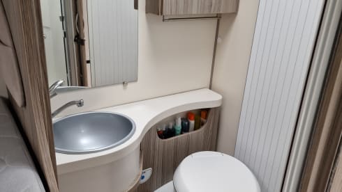 4 berth ford benimar fully loaded motorhome 