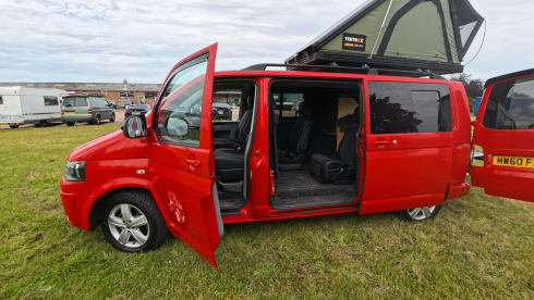Poppy – 4 berth Volkswagen campervan from 2011