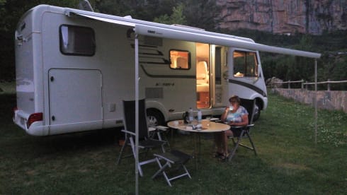 Hymer Excis-i 678, Automatic, 150 hp, air suspension, 4 adults. or 2 adults + 3child.