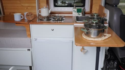 Sky – 2p Ford bus uit 2005
