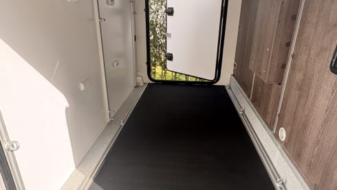 happy camplife – 5p Ford semi-integrated uit 2023