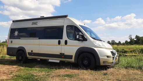 Travelcar – Beautiful cool modern 2 person camper bus